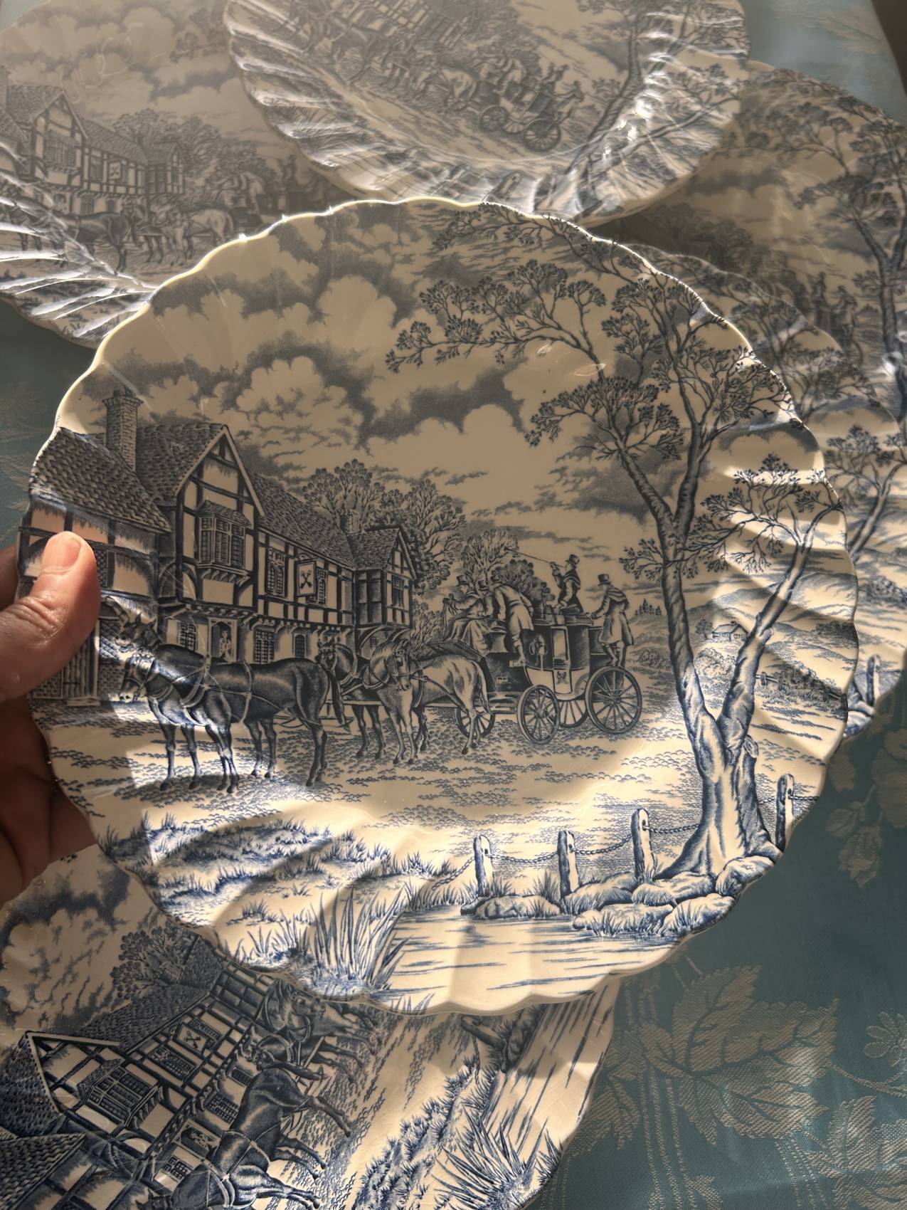 Série de 8 assiettes anglaises MYOTT Royal Mail – Staffordshire Un beau classique anglais