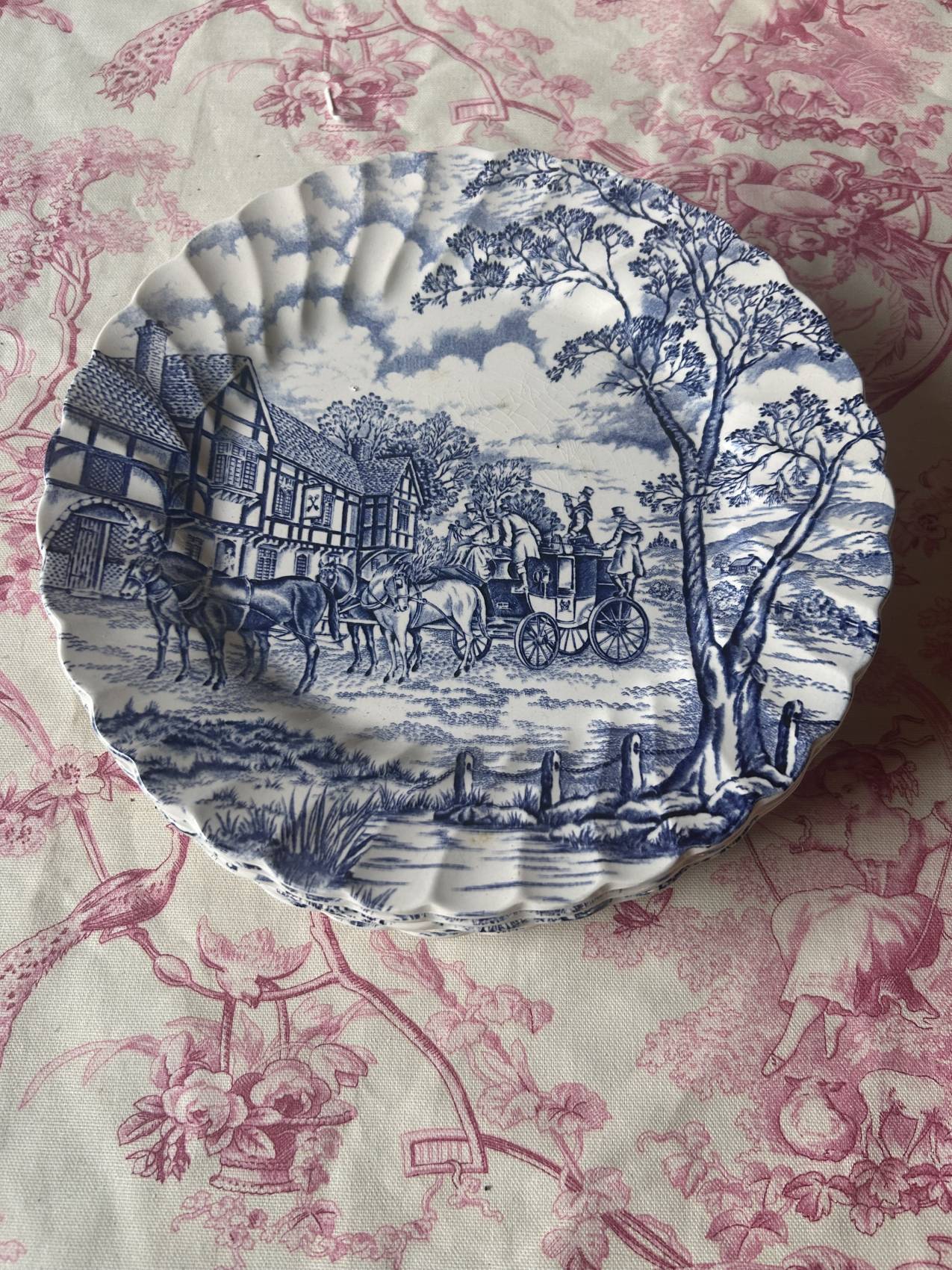 Série de 8 assiettes anglaises MYOTT Royal Mail – Staffordshire Un beau classique anglais