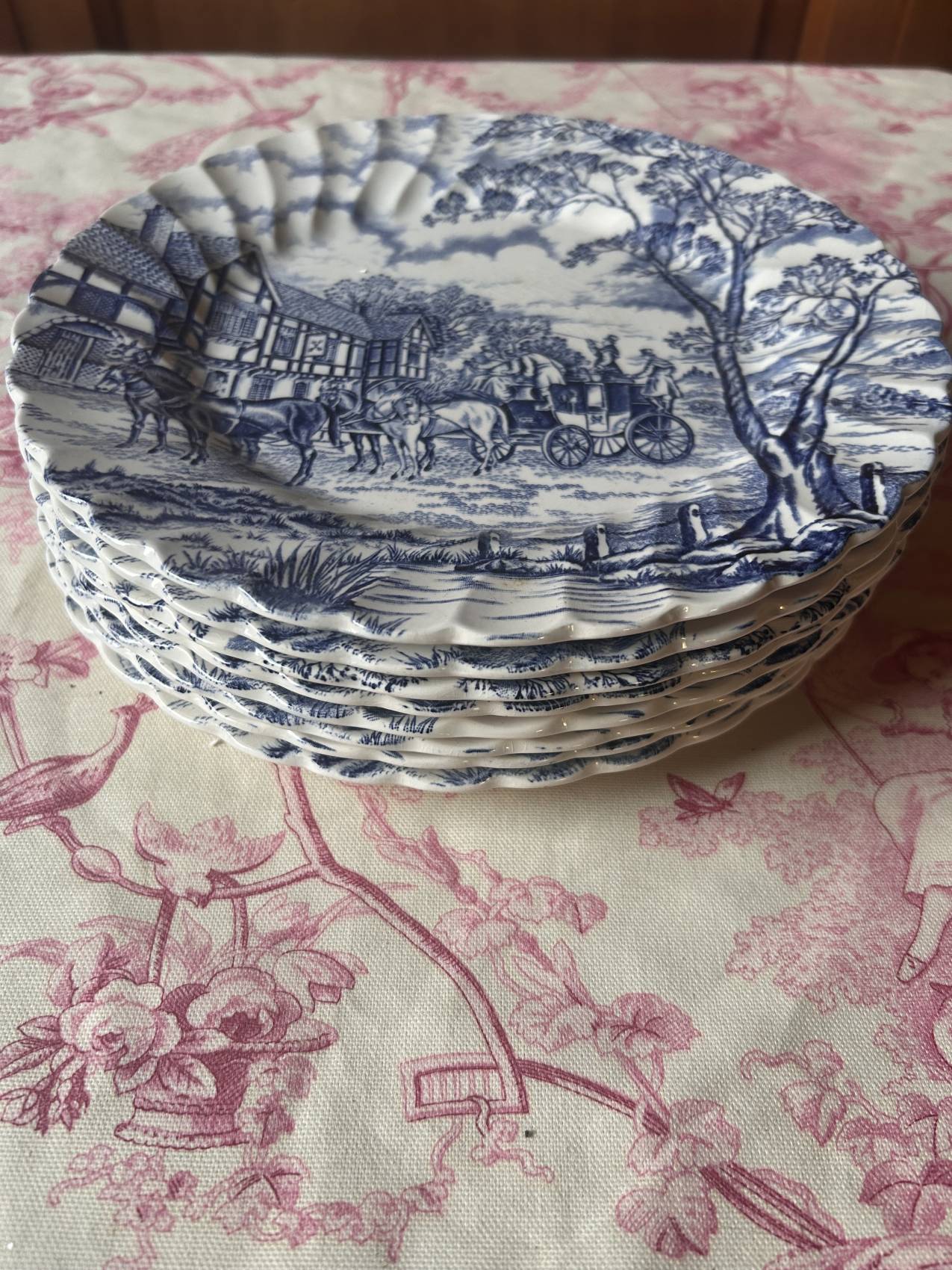 Série de 8 assiettes anglaises MYOTT Royal Mail – Staffordshire Un beau classique anglais
