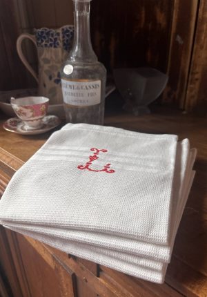 Lot de 3 serviettes anciennes en coton nid d’abeille monogramme L – début 1900 Le charme d’antan