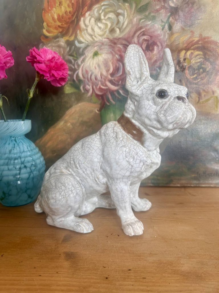 Chien  bouledogue Français en terre cuite – Maison Bavent, années 20 une superbe rareté 