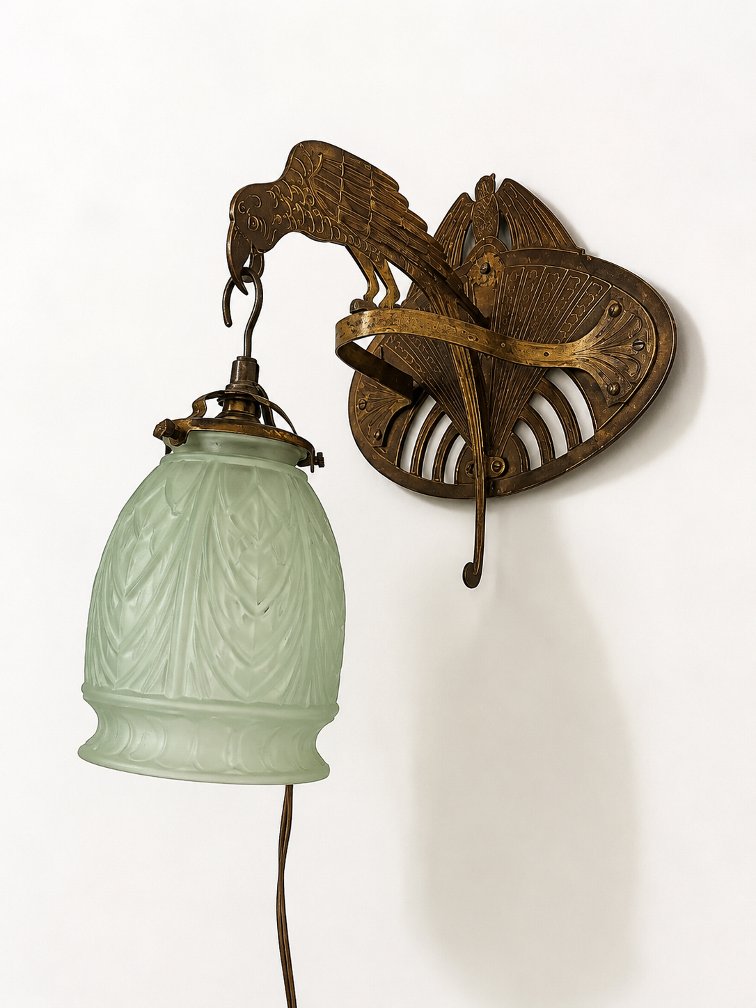 Applique Art Déco perroquet en métal – luminaire mural atypique TROP TARD ADOPTEE – Image 2
