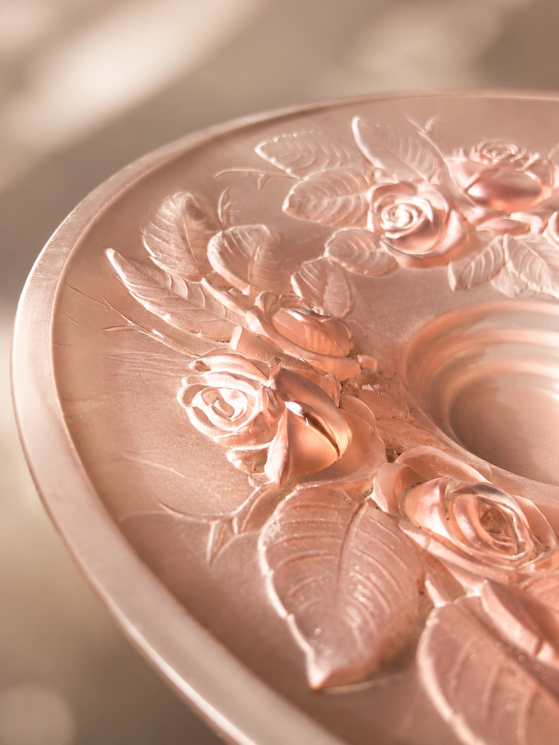 Grande coupe en verre rose signée Frères Muller – 40 cm rareté romantique à souhait