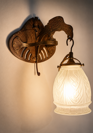 Applique Art Déco perroquet en métal  – luminaire mural  atypique TROP TARD ADOPTEE