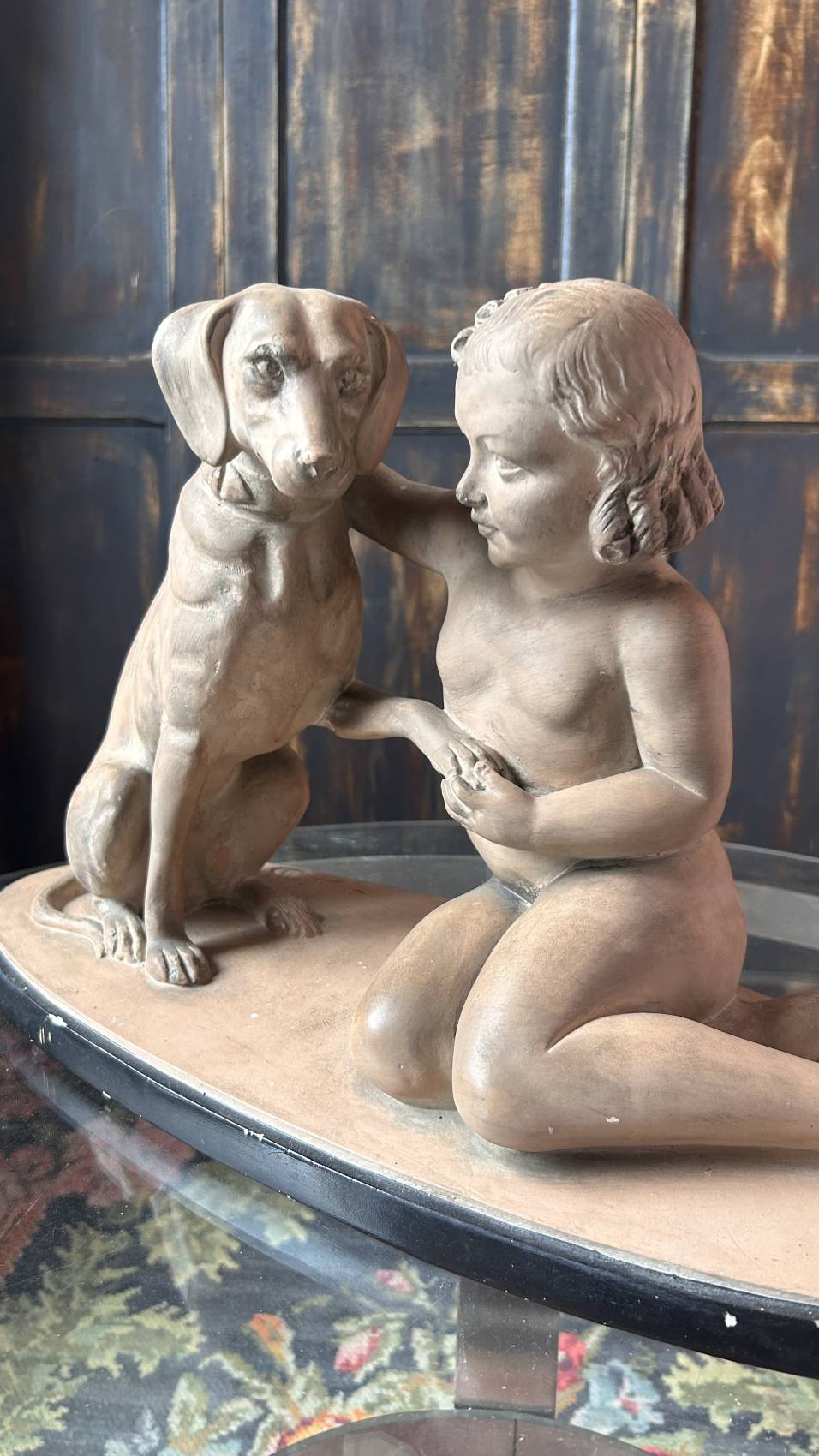 Sculpture Art déco la petite fille au chien en plâtre patine signé Mélani – Image 6