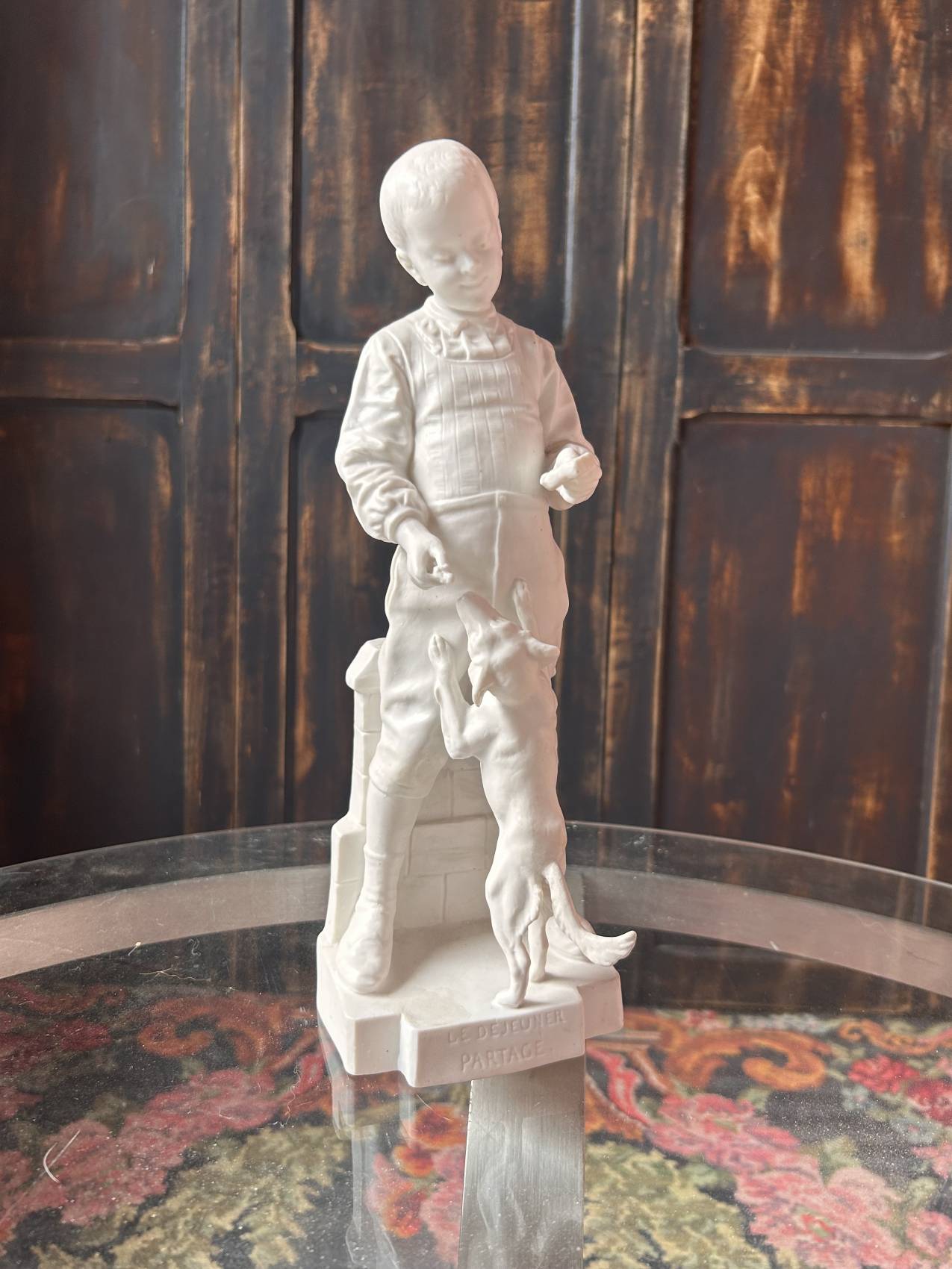 Sculpture en biscuit signée Bouré « Le déjeuner partagé » – époque 1900 – Image 9