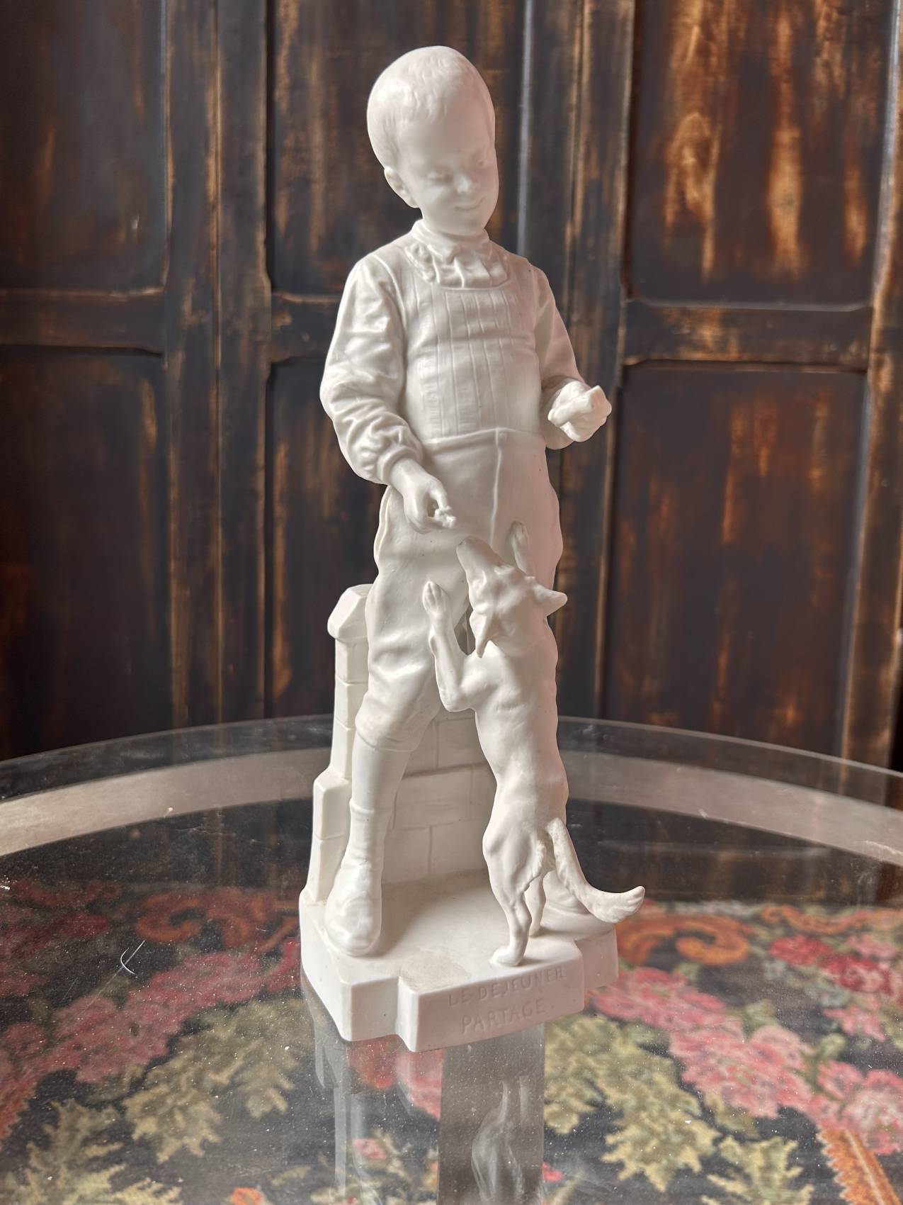 Sculpture en biscuit signée Bouré « Le déjeuner partagé » – époque 1900 – Image 6