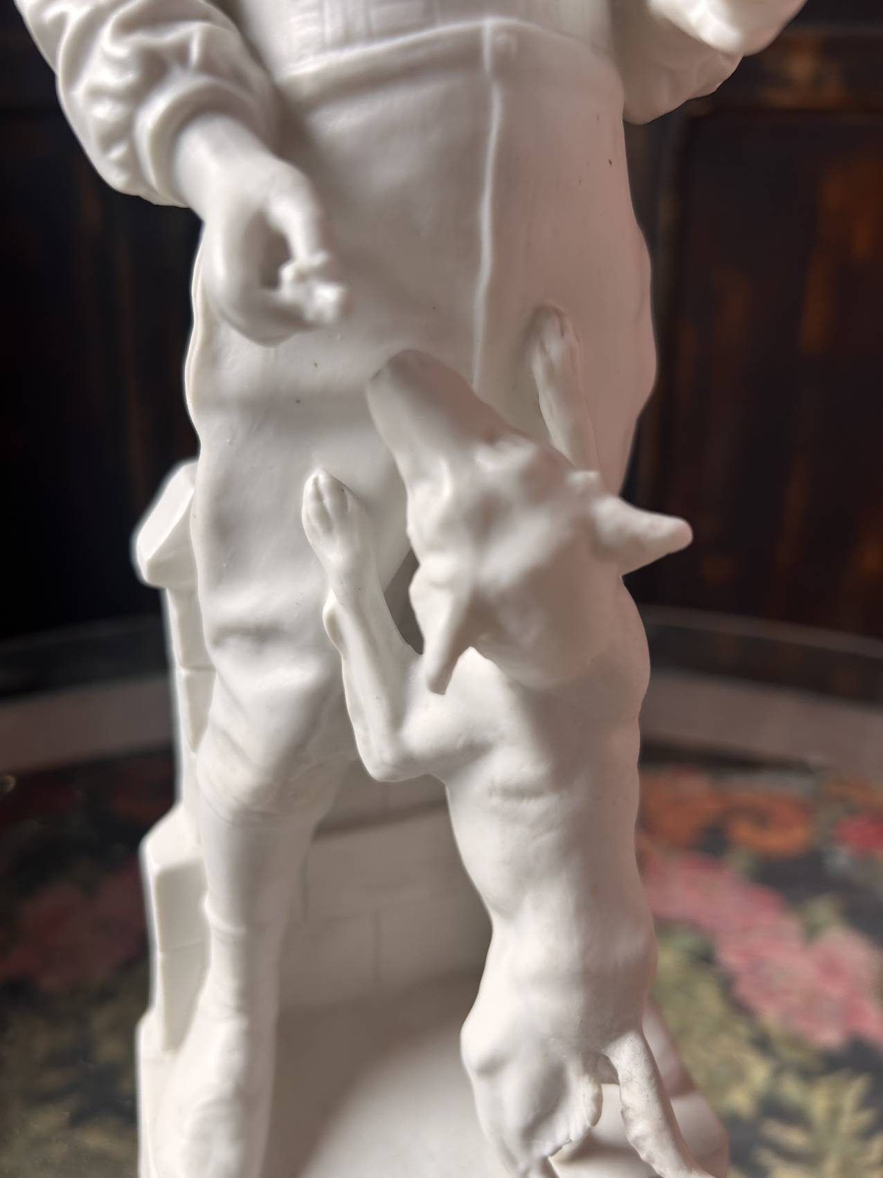 Sculpture en biscuit signée Bouré « Le déjeuner partagé » – époque 1900 – Image 5