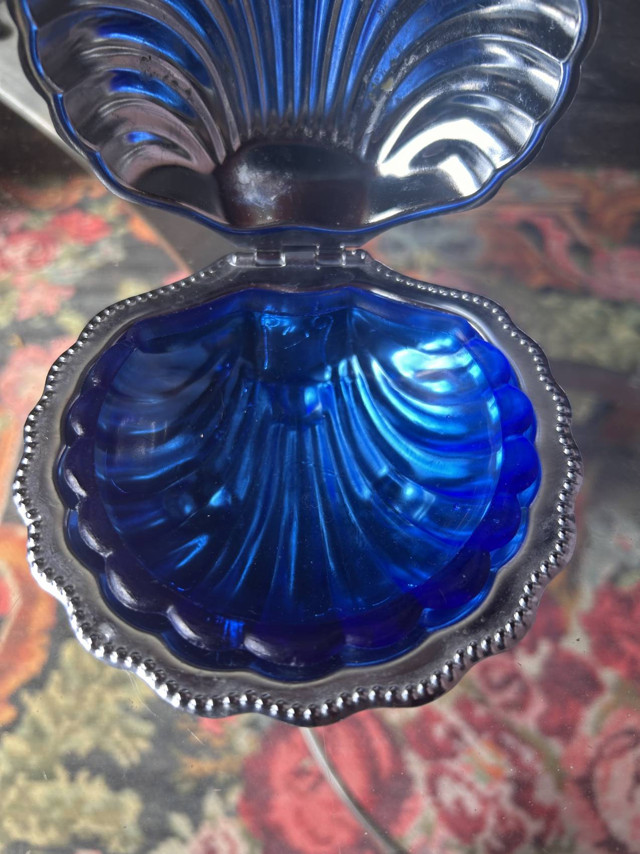 Beurrier coquillage vintage années 70 en inox et verre bleu – Image 9