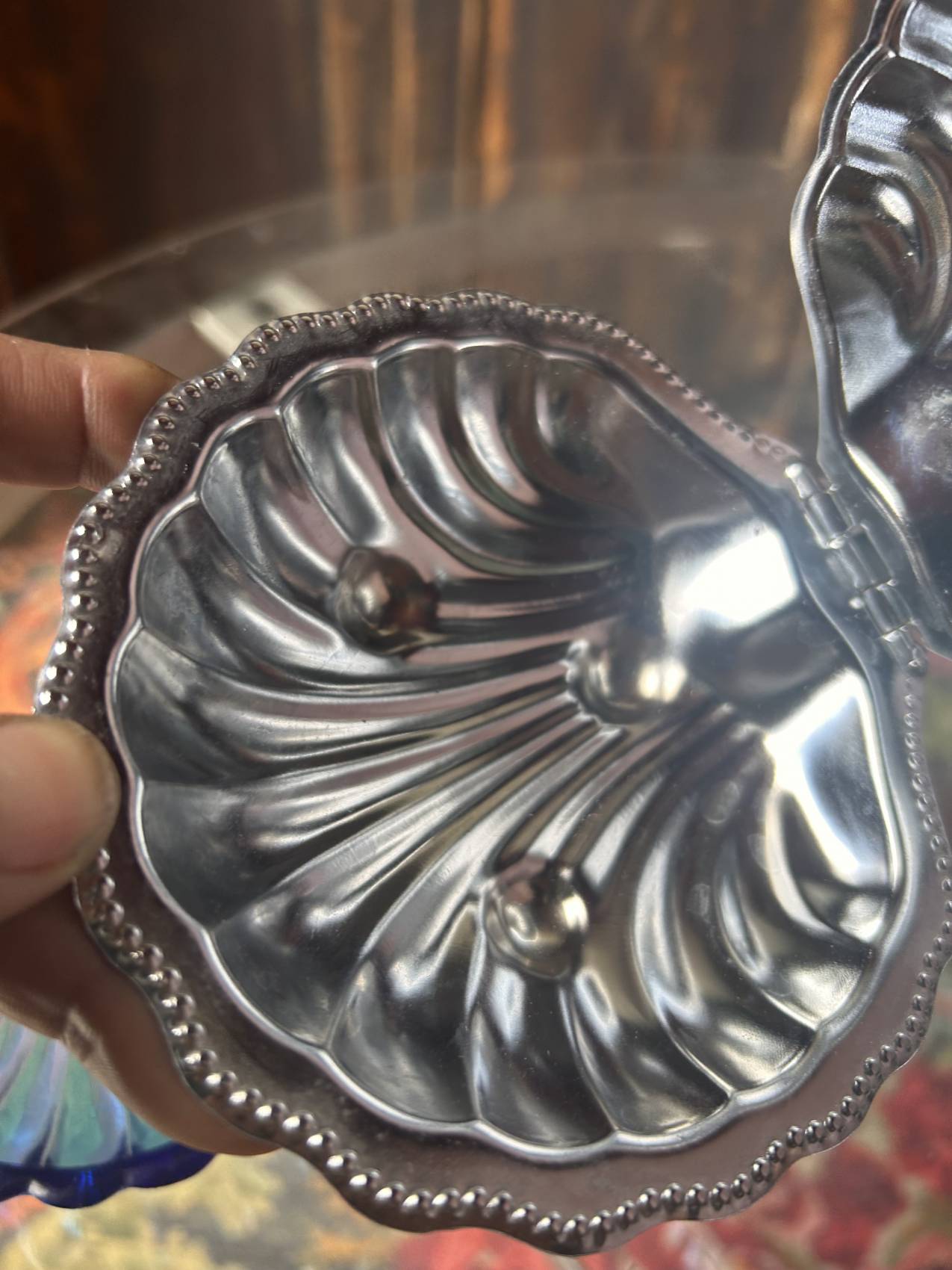 Beurrier coquillage vintage années 70 en inox et verre bleu – Image 5