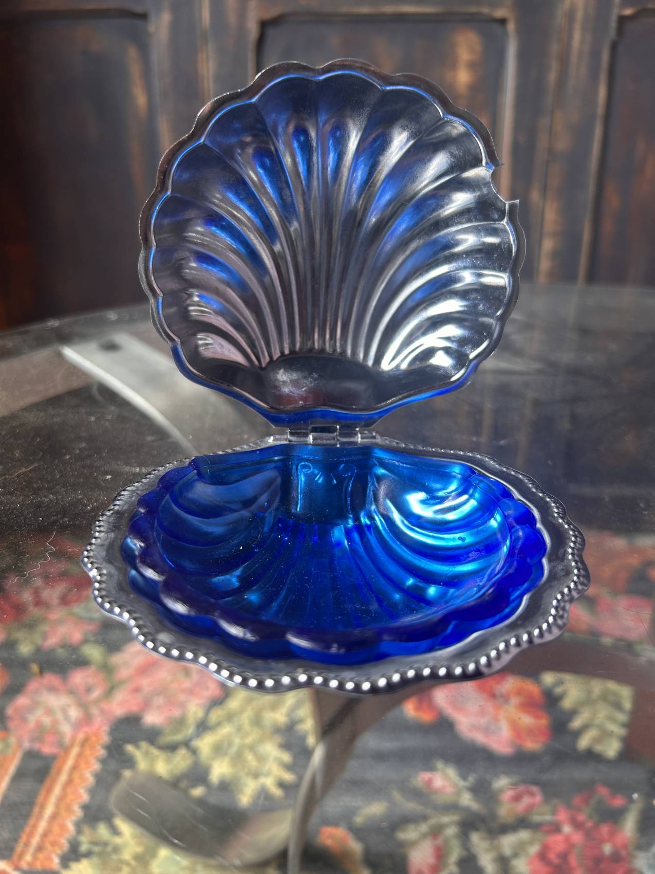 Beurrier coquillage vintage années 70 en inox et verre bleu – Image 4