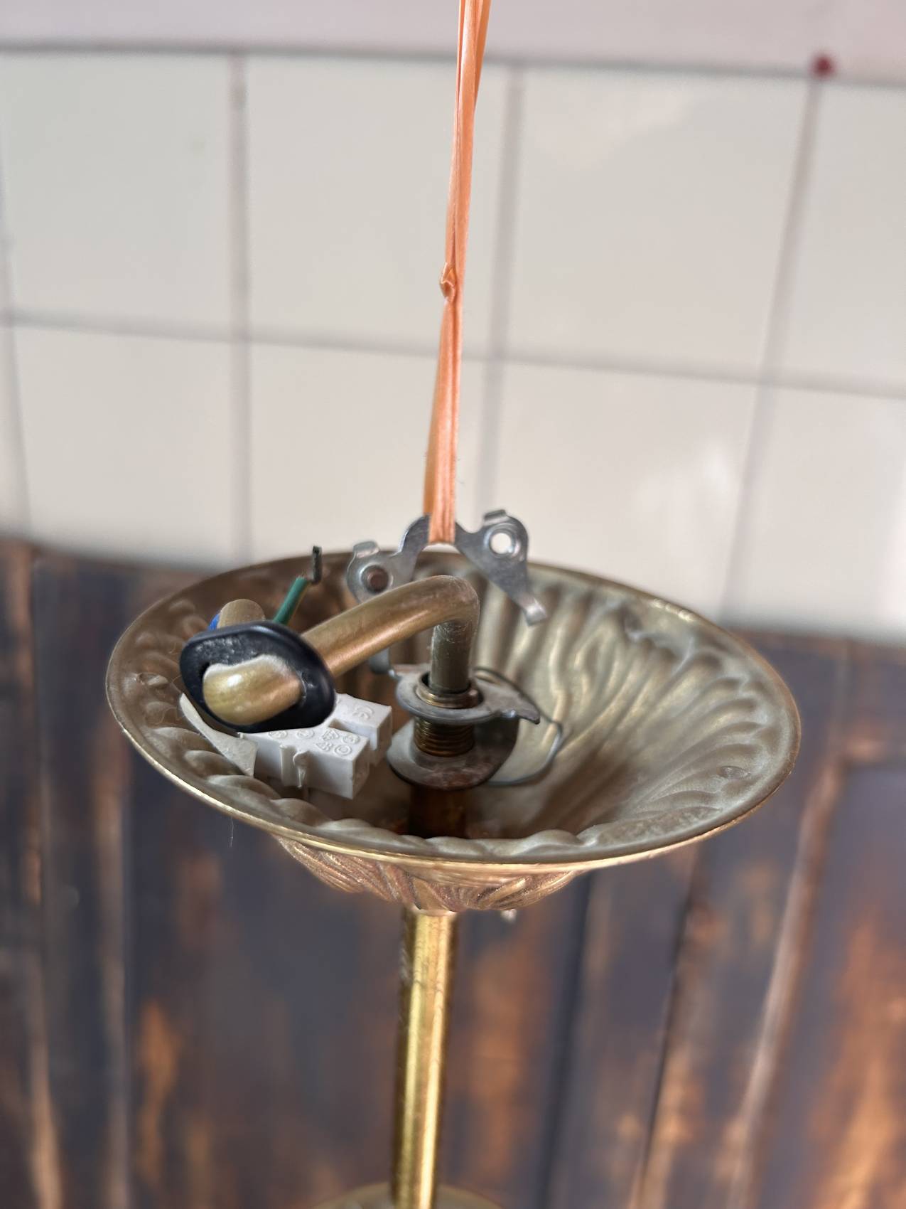 Lustre aux anges en bronze doré – élégance théâtrale – Image 20