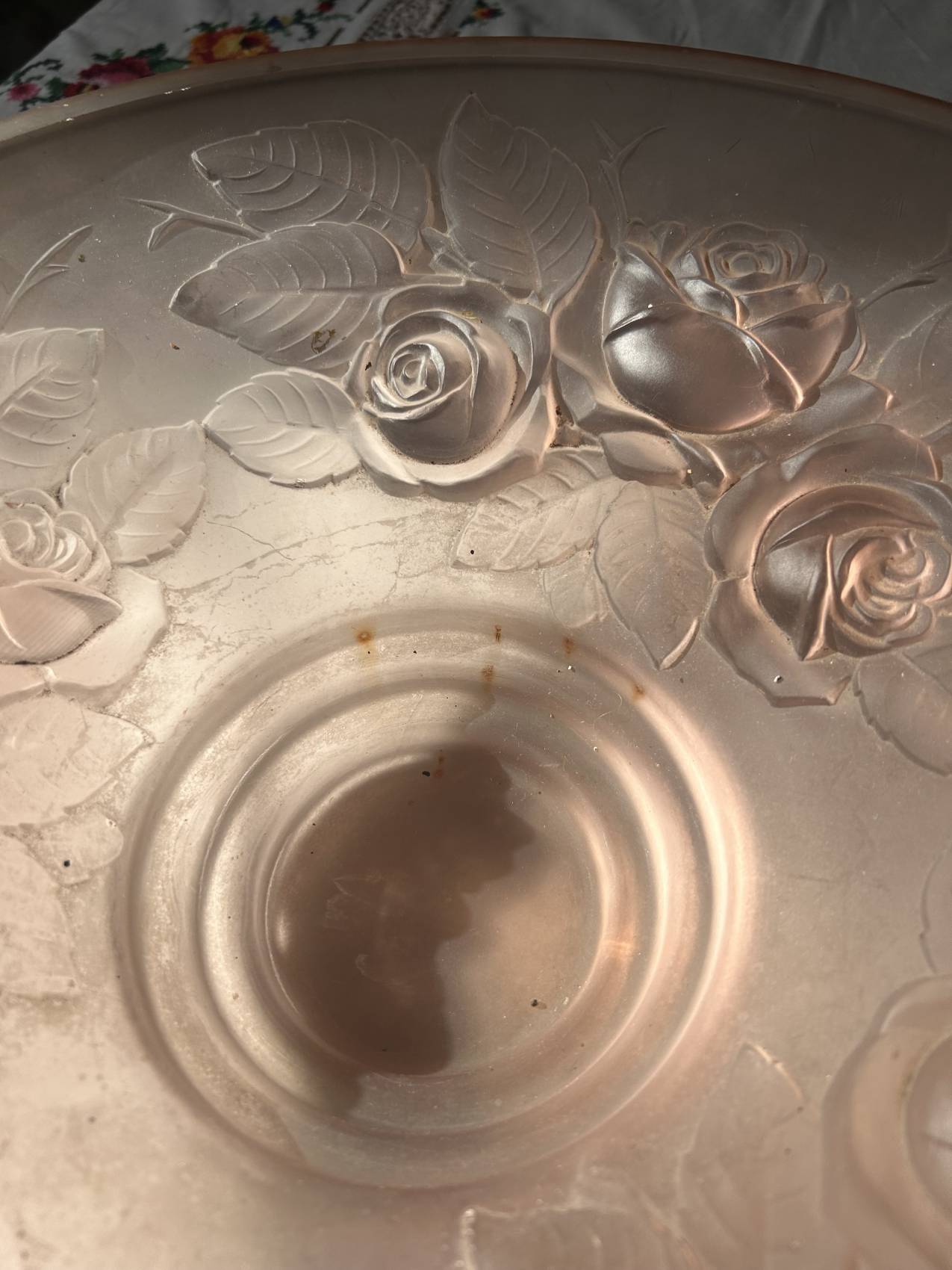 Grande coupe en verre rose signée Frères Muller – 40 cm rareté romantique à souhait