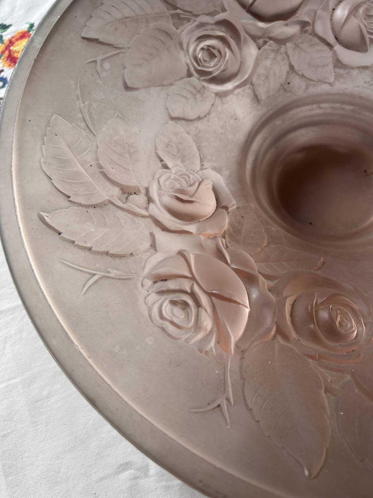 Grande coupe en verre rose signée Frères Muller – 40 cm rareté romantique à souhait