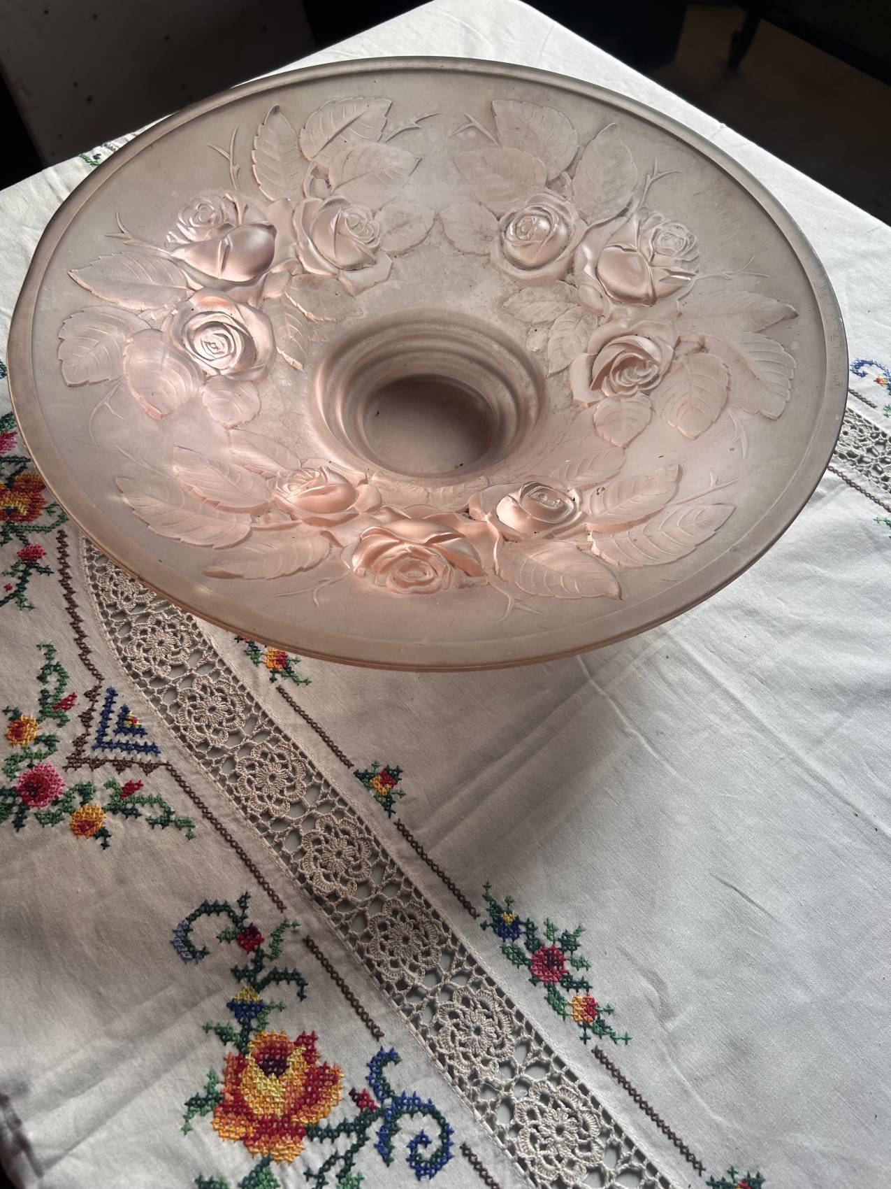 Grande coupe en verre rose signée Frères Muller – 40 cm rareté romantique à souhait