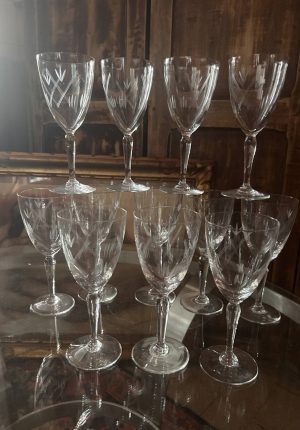 Série de 12 verres anciens gravés des années 40 superbes et idéals pour l’apéro