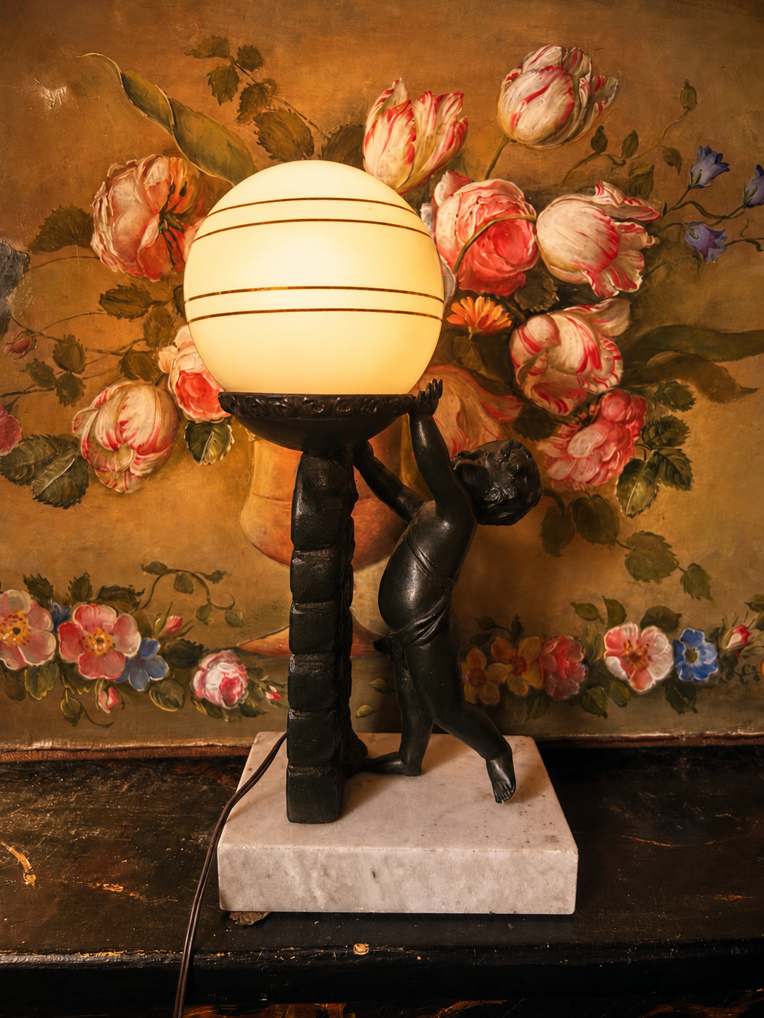 Lampe ancienne style Louis XVI au petit ange Vers 1900 l'éloge de la tendresse