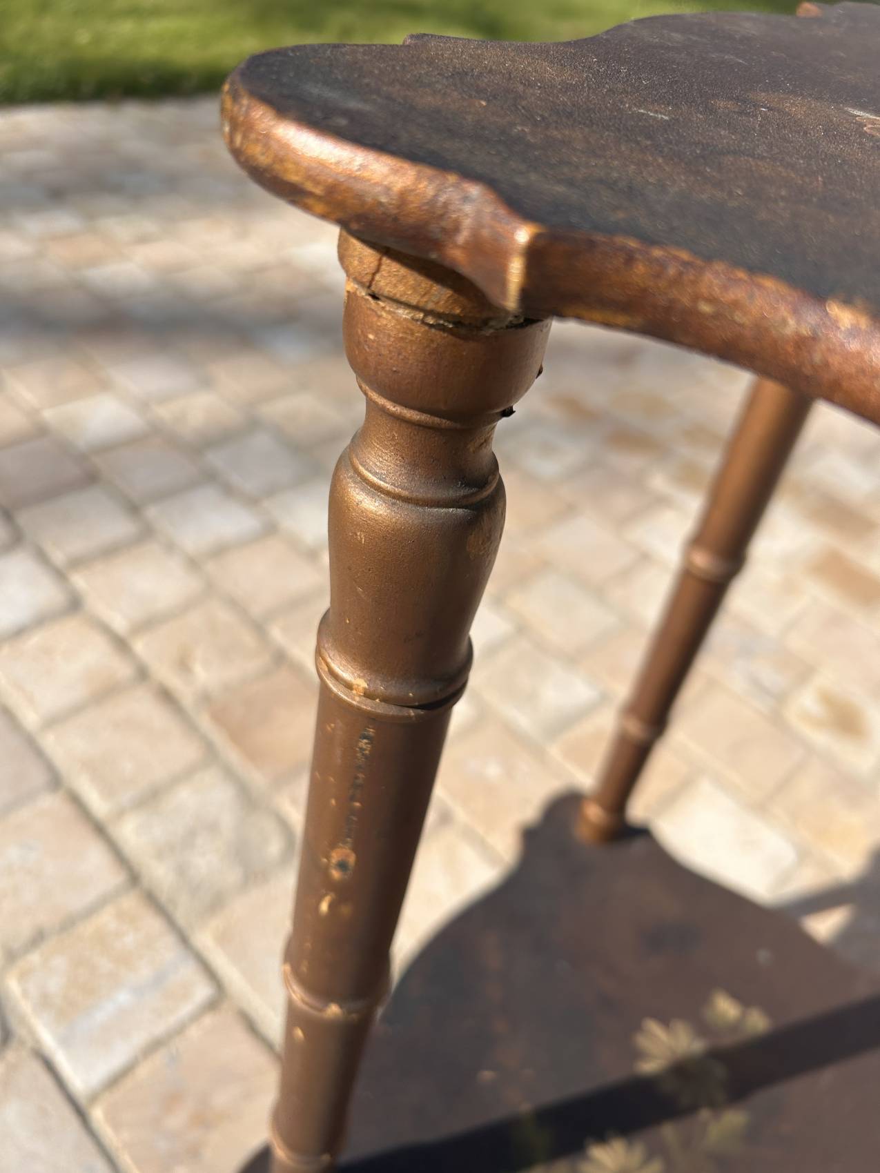 Table ancienne époque 1900 à motifs de fleurs - une rareté pleine de charme – Image 11