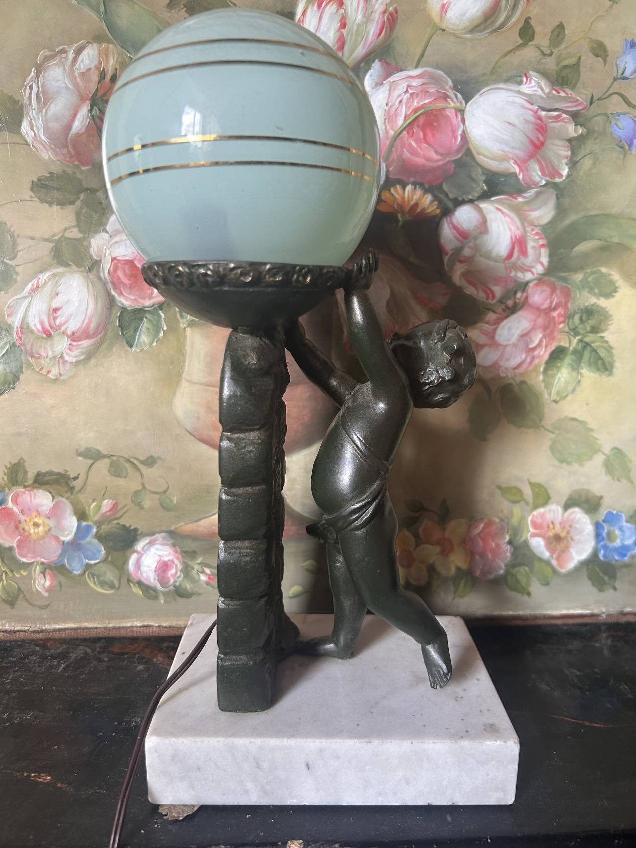 Lampe ancienne style Louis XVI au petit ange Vers 1900 l'éloge de la tendresse