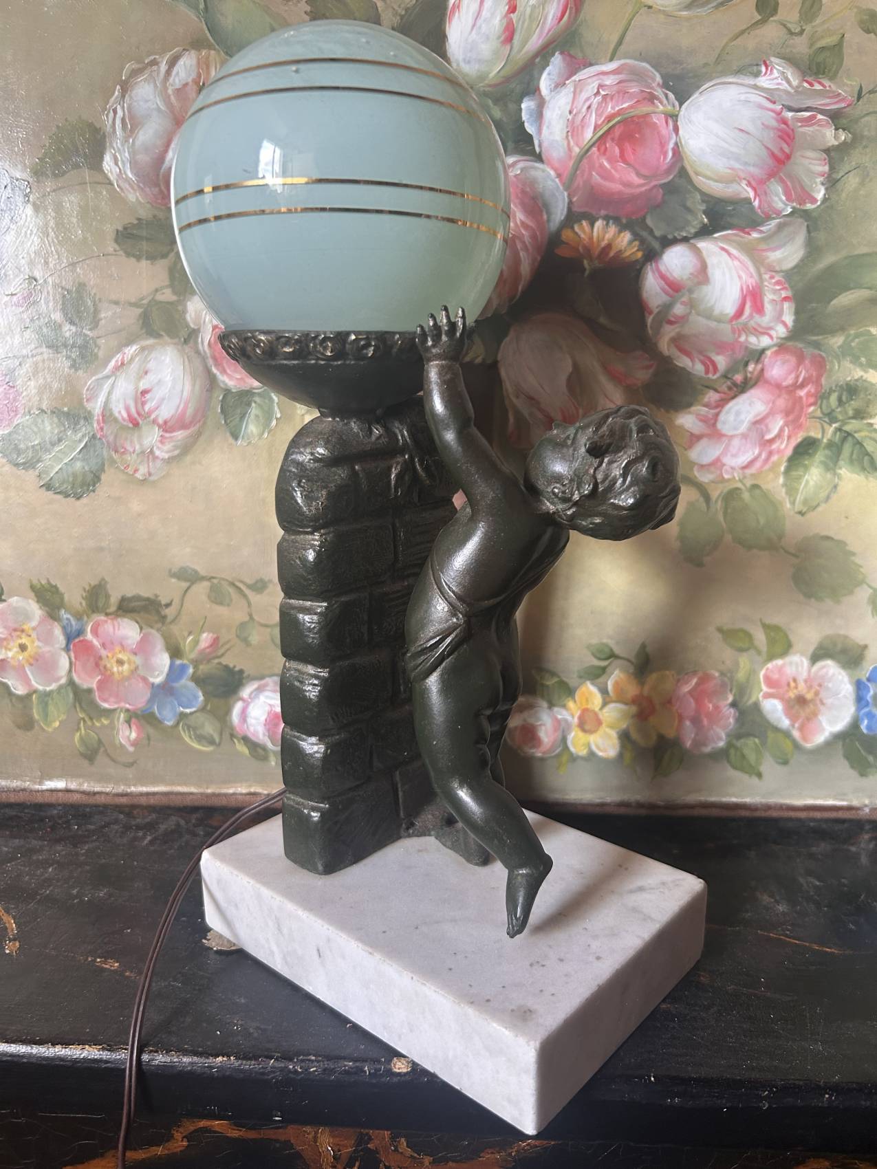 Lampe ancienne style Louis XVI au petit ange Vers 1900 l'éloge de la tendresse