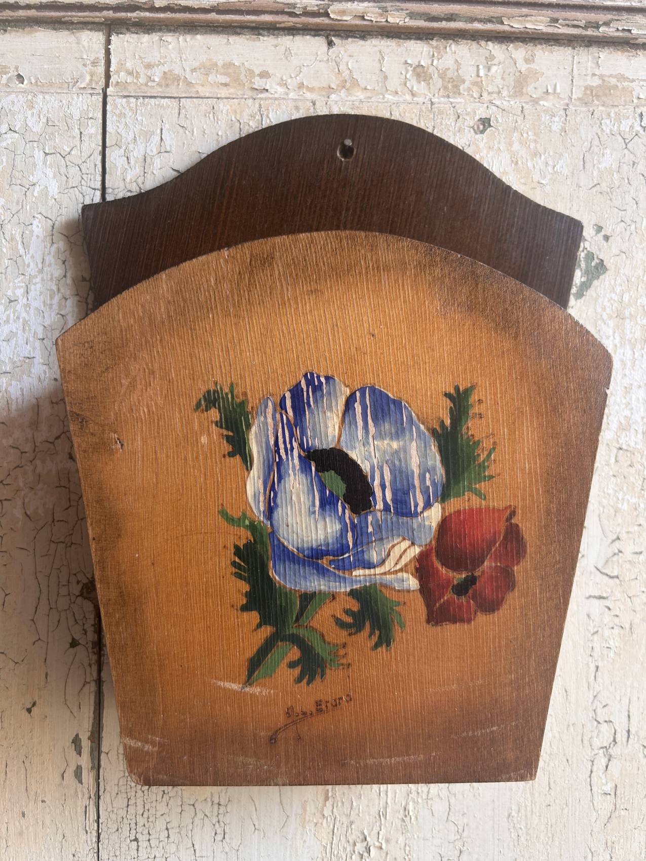 Porte-lettres ancien en bois peint – Vers 1900 à motif d’anémone – Image 10