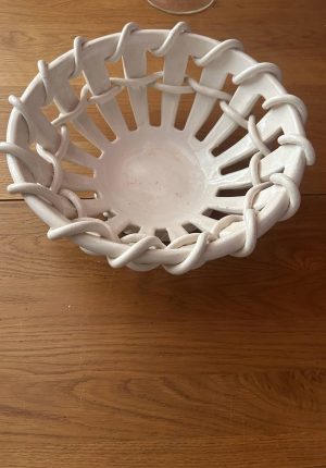 Grande coupe à fruits en faïence de Malicorne – 32 cm – Élégance intemporelle