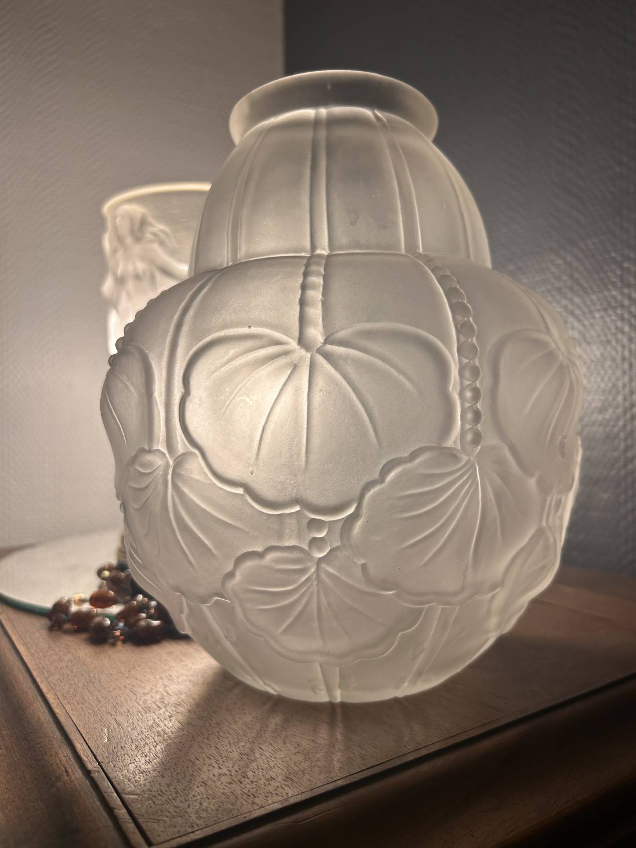Grand vase Art Déco en pâte de verre à décor de feuilles de ginkgo biloba – Image 2