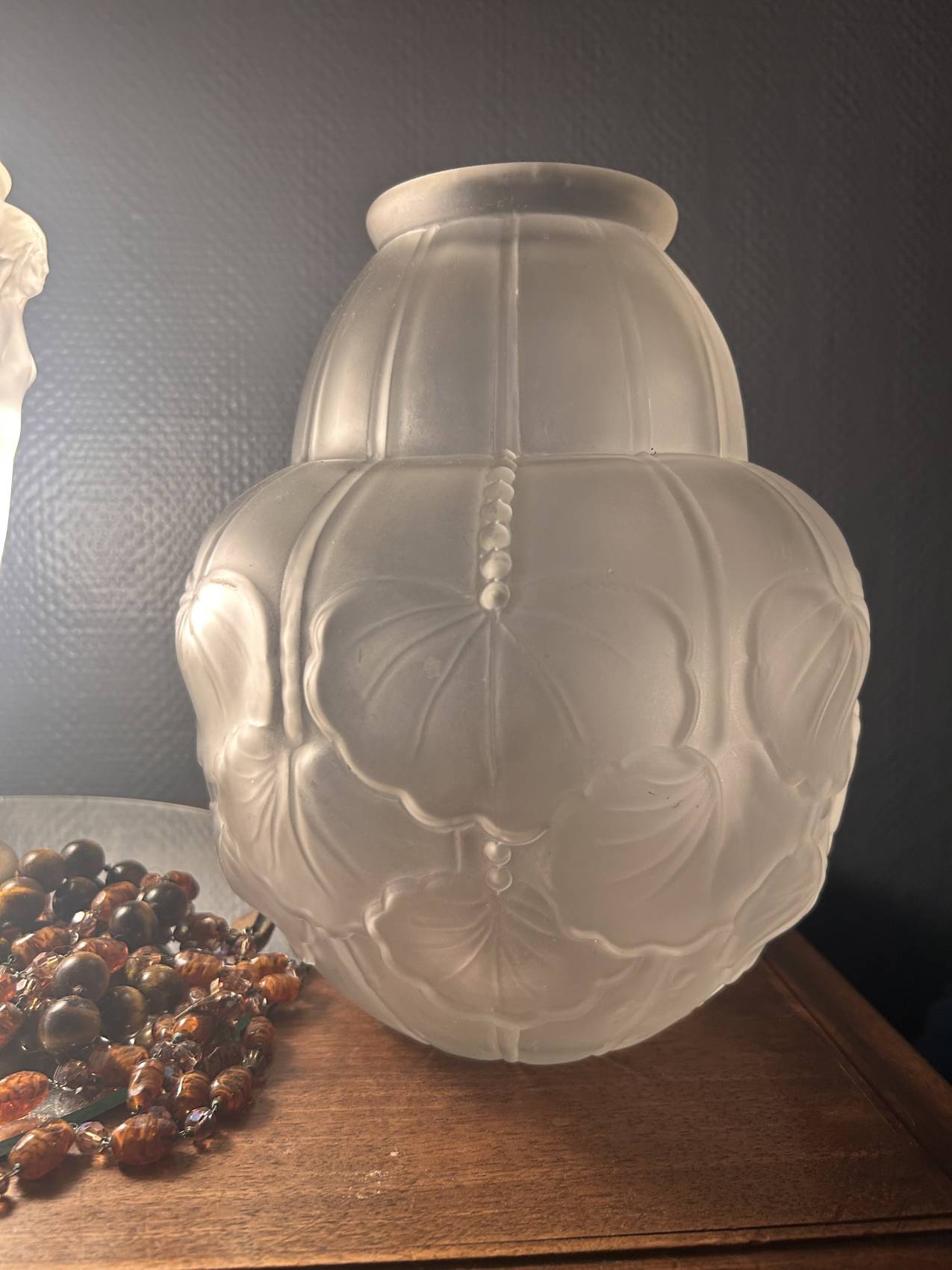 Grand vase Art Déco en pâte de verre à décor de feuilles de ginkgo biloba – Image 5