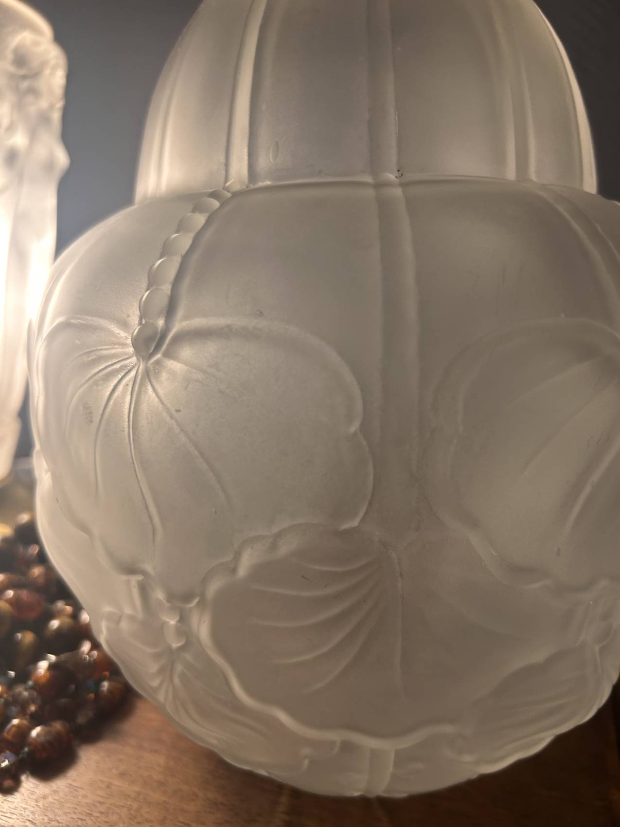 Grand vase Art Déco en pâte de verre à décor de feuilles de ginkgo biloba – Image 3