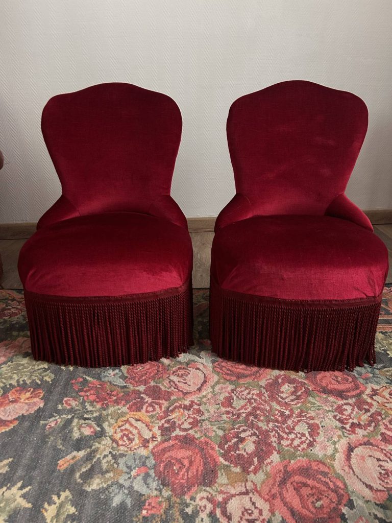 Paire de fauteuil vintage en velours bordeaux