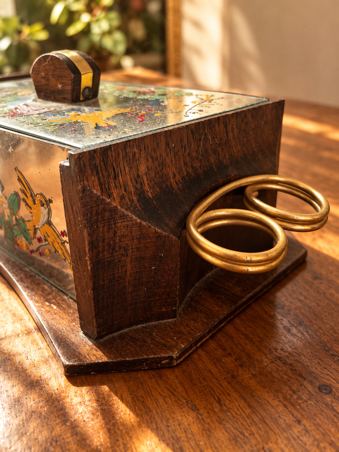 Boîte à gâteaux art déco en bois et miroir peint aux oiseaux une rareté pleine de charme
