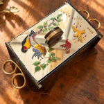 Boîte à gâteaux art déco en bois et miroir peint aux oiseaux une rareté pleine de charme