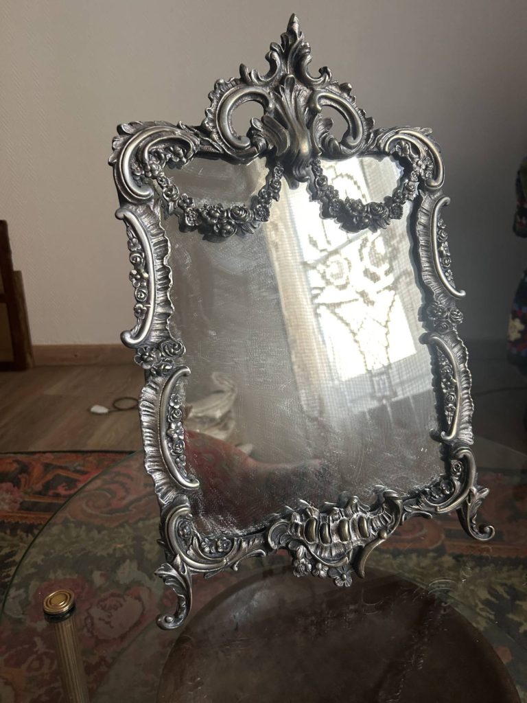 Grand miroir de table en bronze argenté – époque XIXe style Louis XV