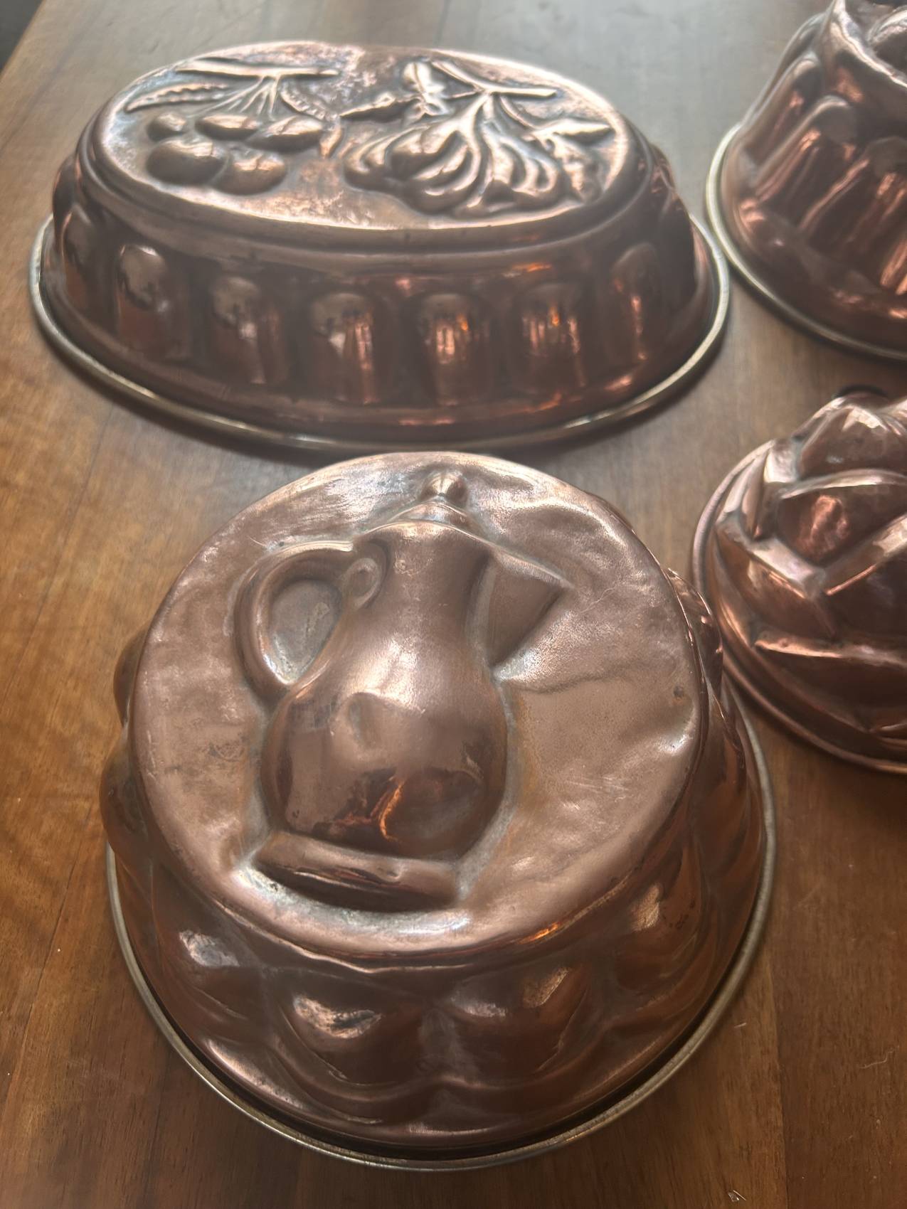 Lot de quatre moules à kouglof anciens en cuivre superbe en décoration de cuisine