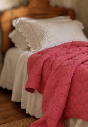 Boutis ancien en laine rose framboise et bordeaux – réversible 206 × 214 cm l'éloge de la douceur