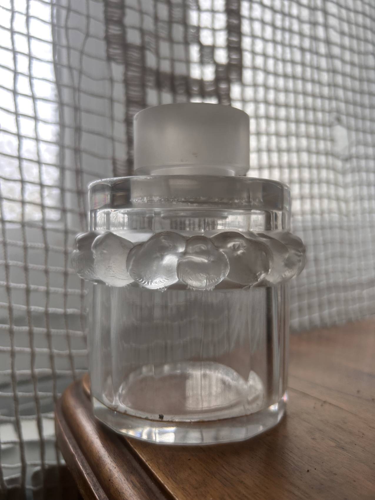 Flacon de toilette en cristal Lalique France aux oiseaux – Image 3