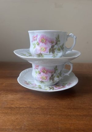 Deux tasses à thé en porcelaine Giraud Limoges – modèle Belle Époque superbes de qualit