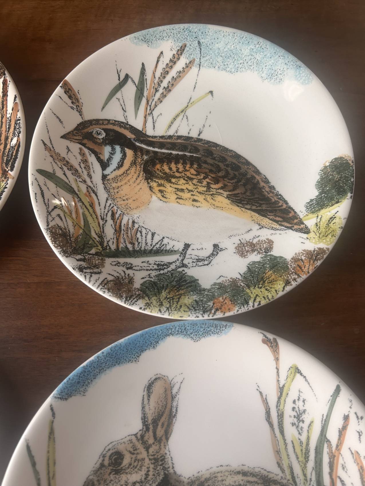 Douze assiettes plates en faïence de Gien – modèle Chambord – animaux de la forêt