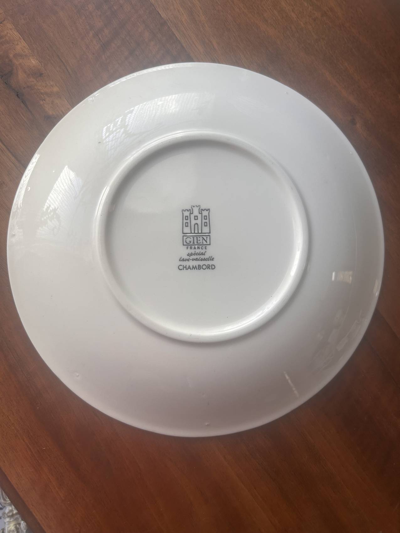 Douze assiettes plates en faïence de Gien – modèle Chambord – animaux de la forêt