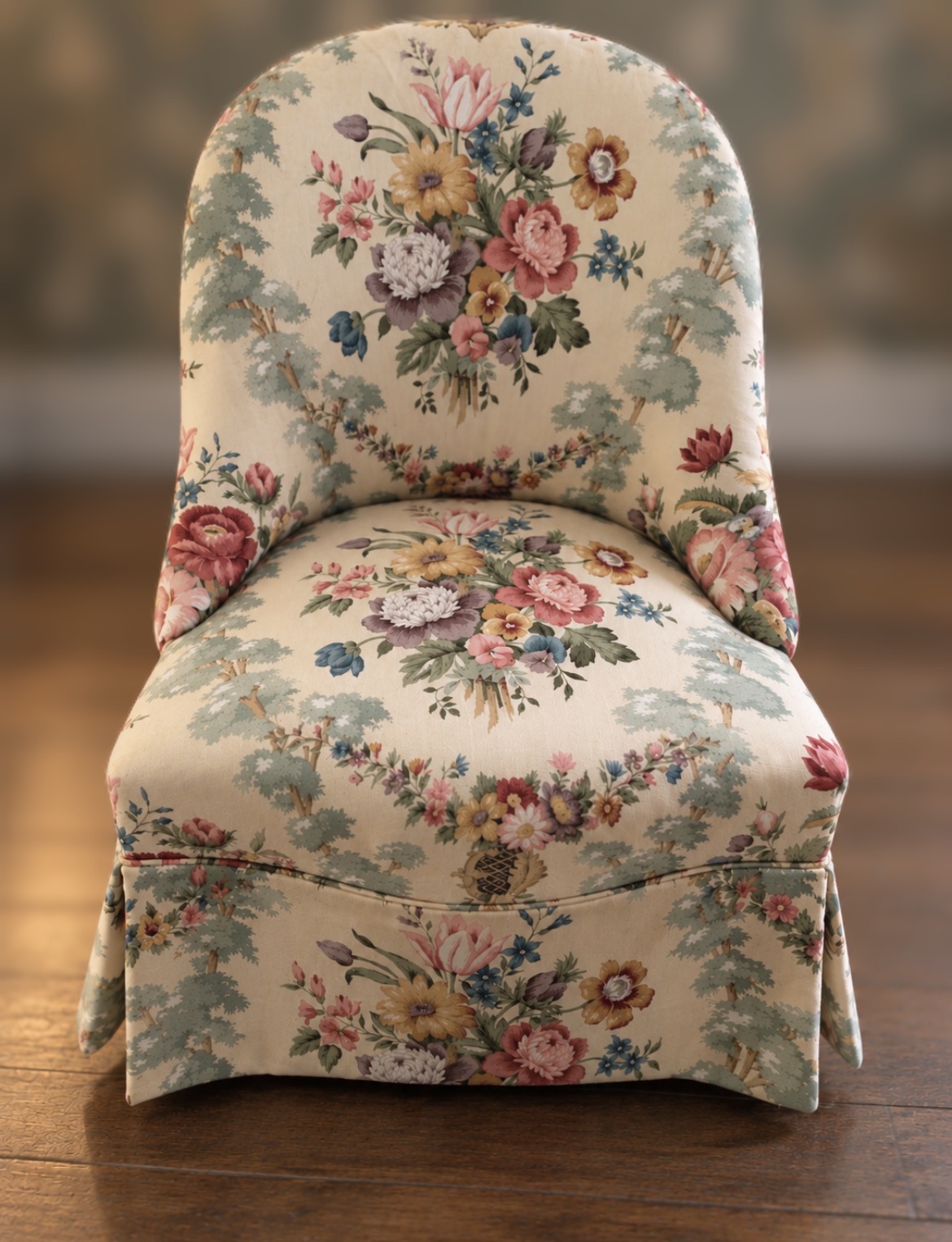 Fauteuil crapaud ancien à fleurs au charme vintage